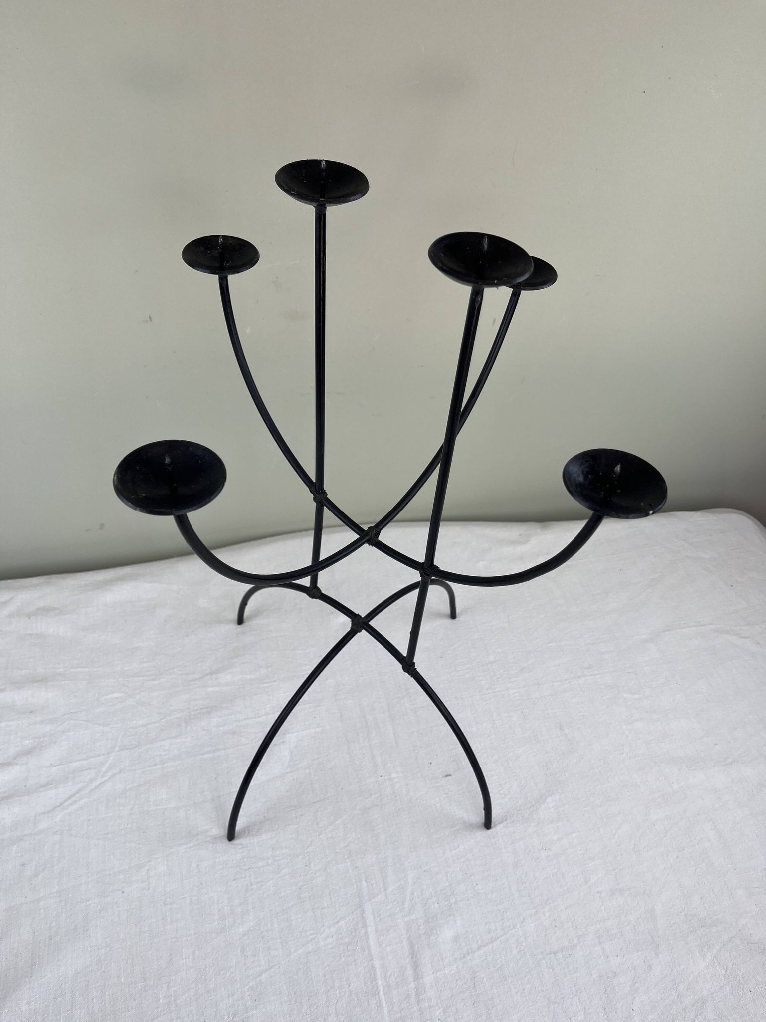 Sculptural chandelier in wrought iron