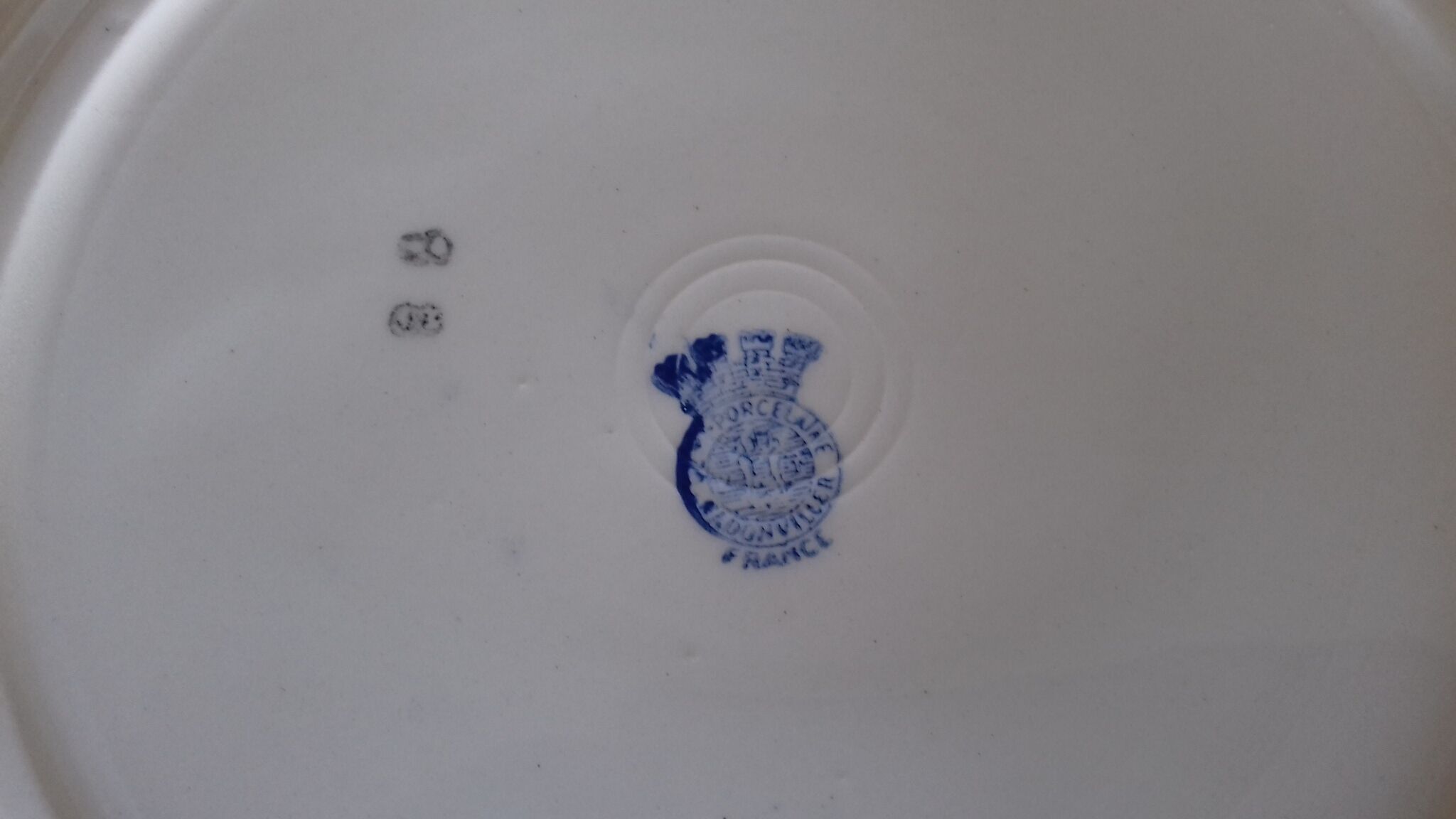 Batch 17 plates flat Badonviller eyelets red blue Art Deco 1923