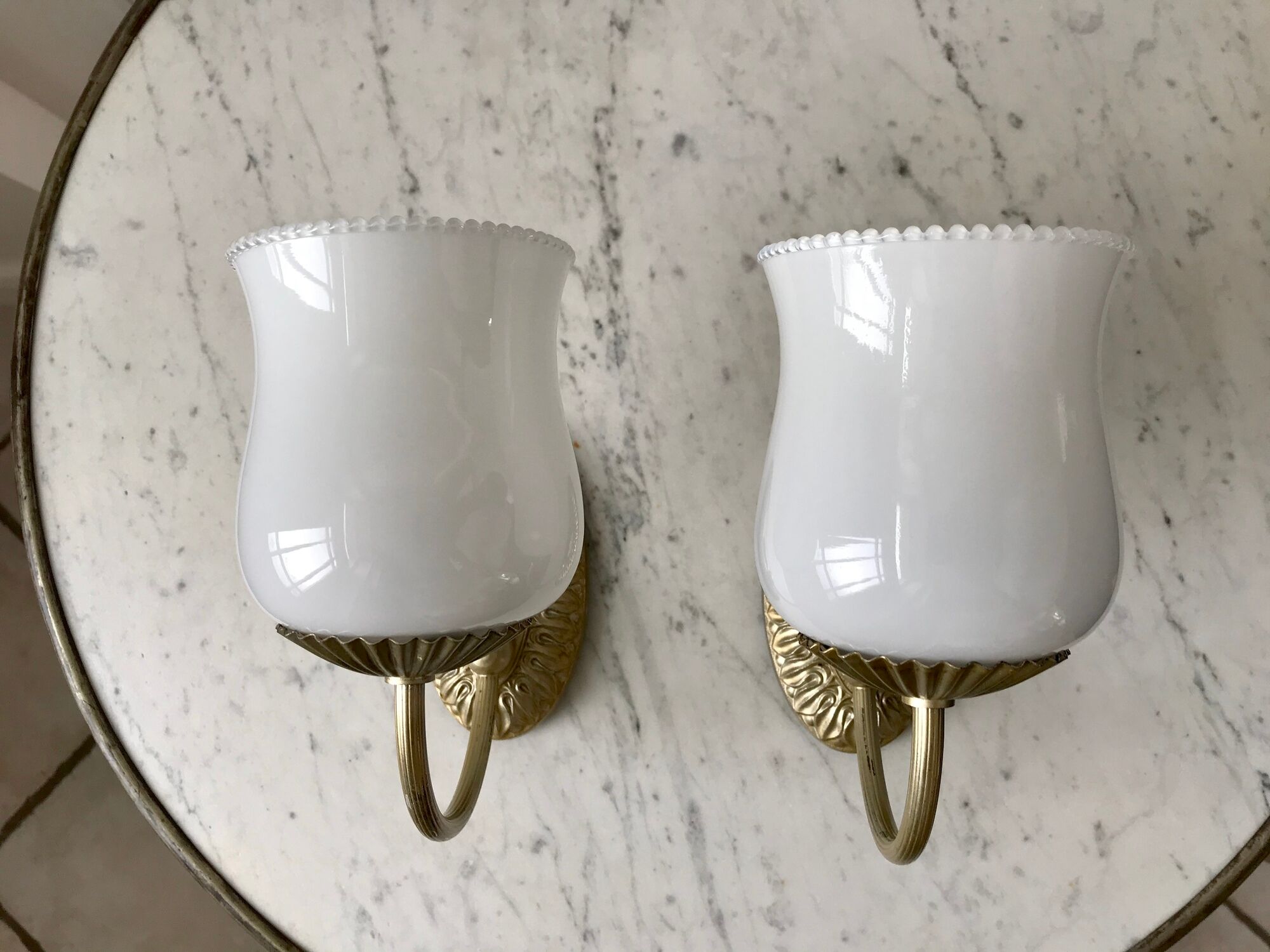Duo of sconces in serrated opaline and golden steel 50s