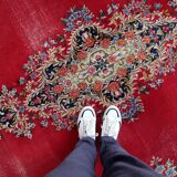 Antique 1920s Persian Kerman rug, floral medallion, red field, 267cm x 364cm