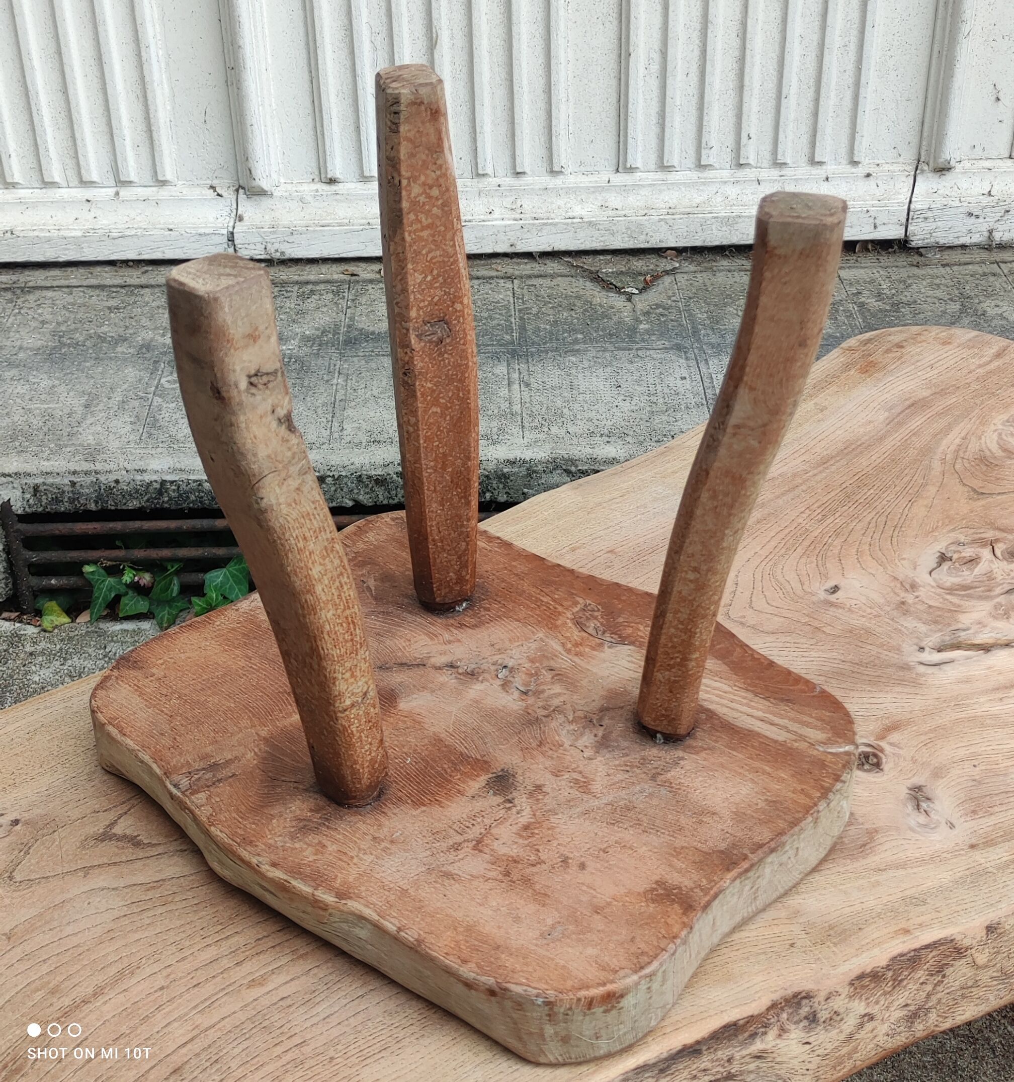 Old living room 3 rooms in wood, brutalist art