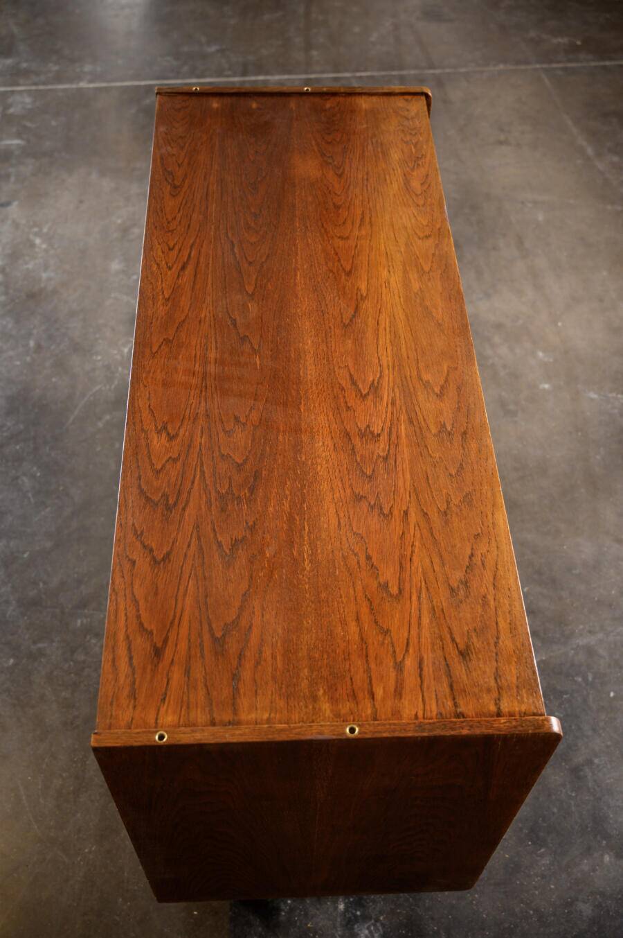 Jiroutek chest of drawers with 8 drawers