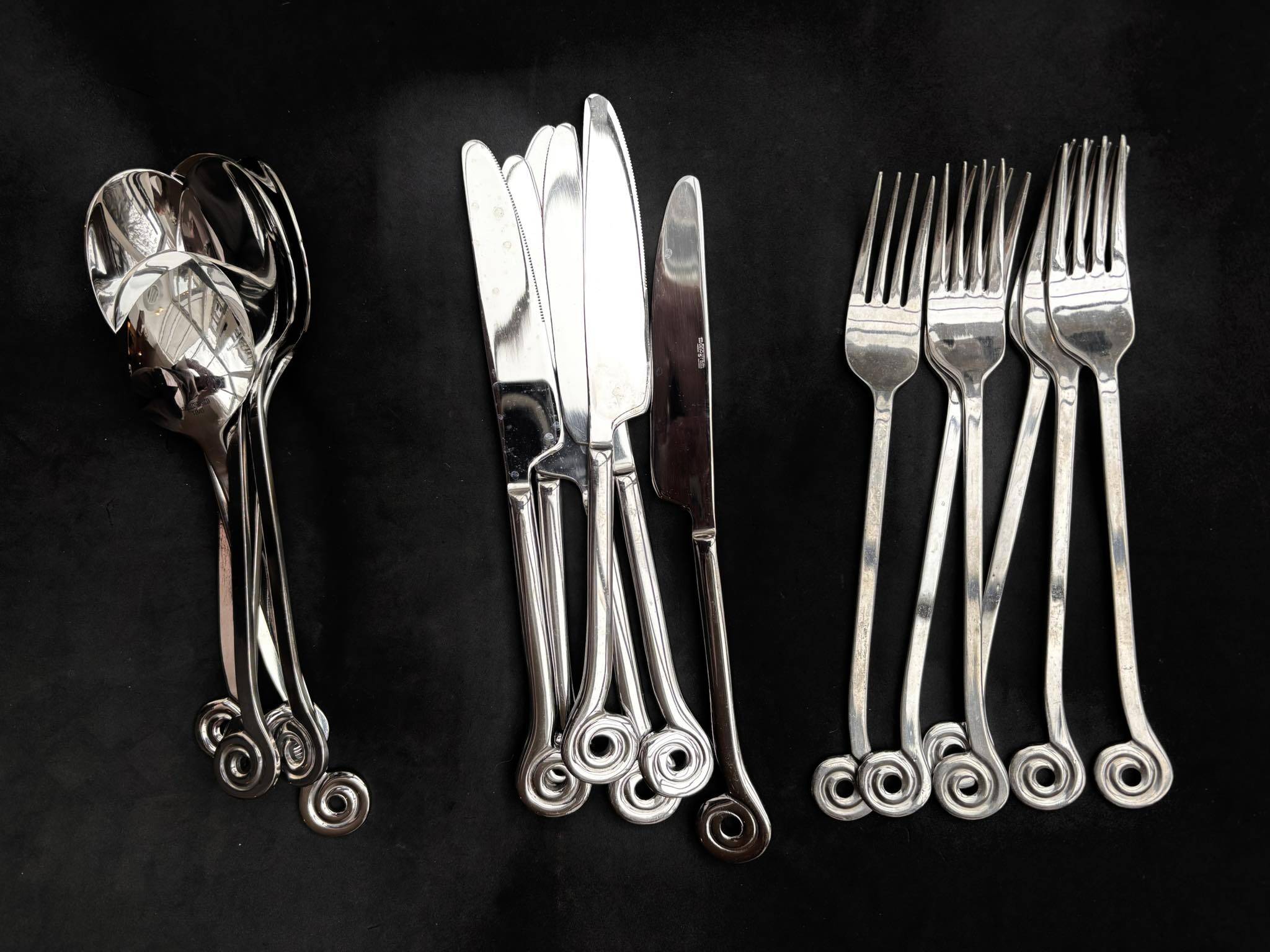 18-piece steel cutlery set
