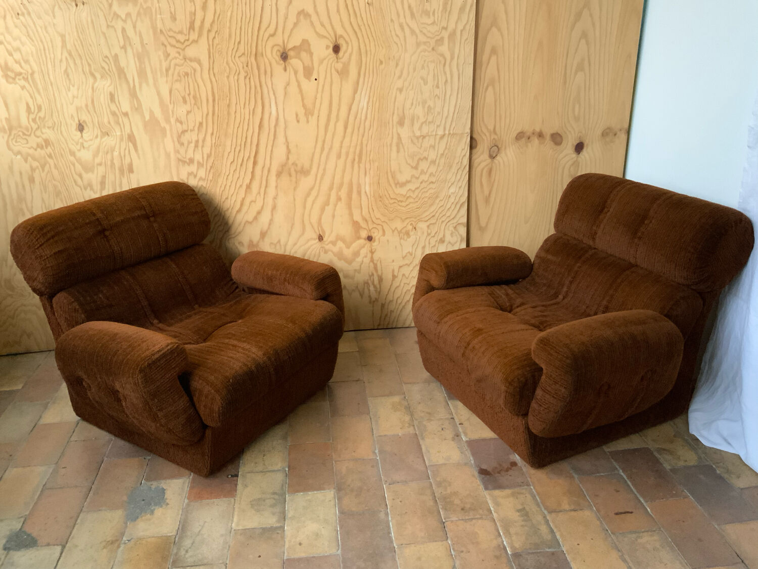 Paire de fauteuils 70s