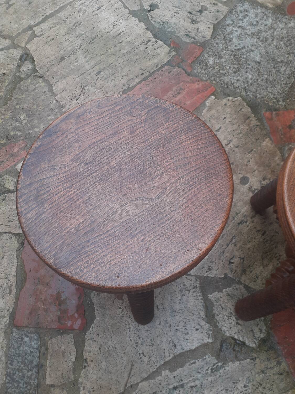 Low table with 2 small stools