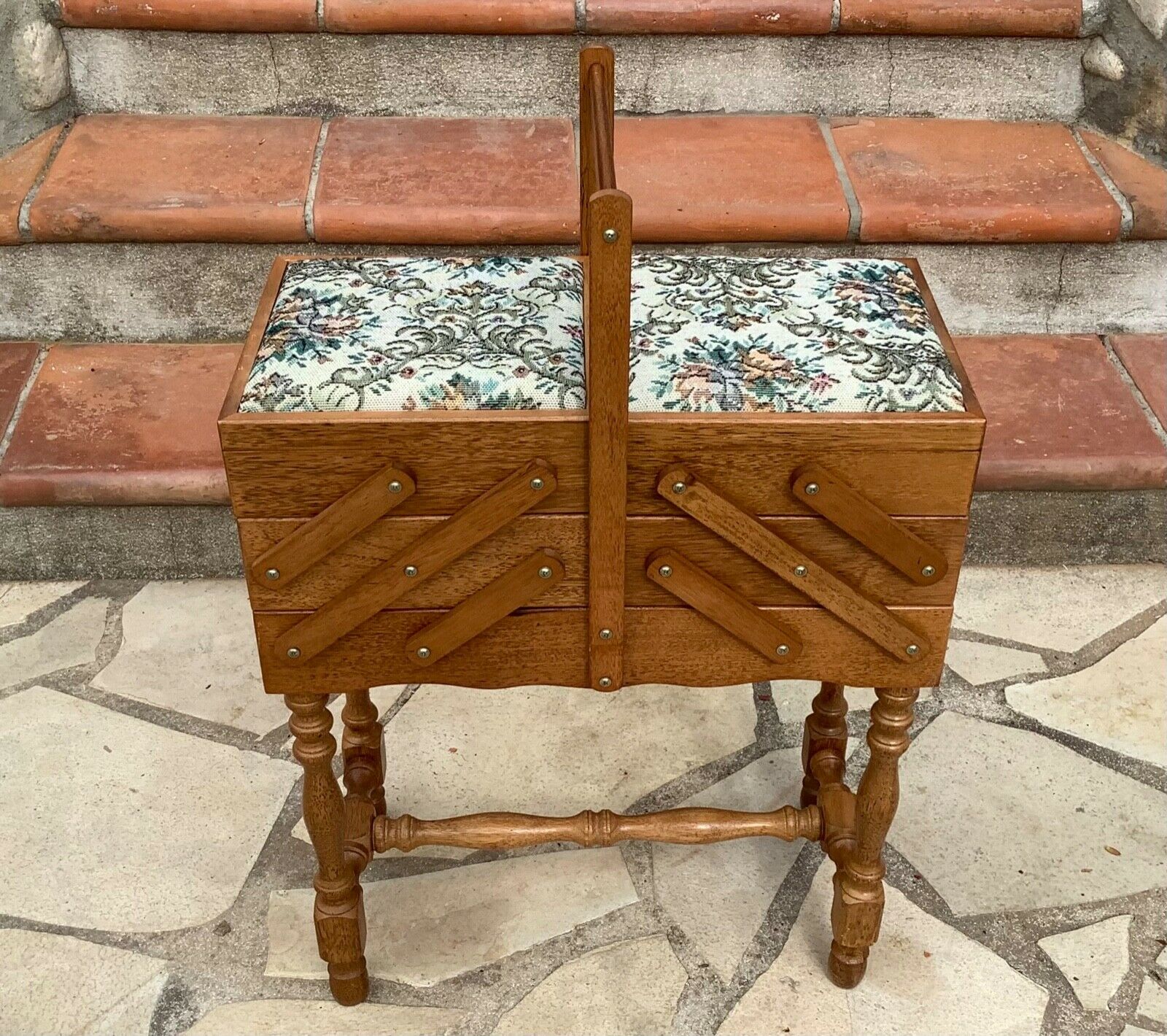Meuble de couturière ancien