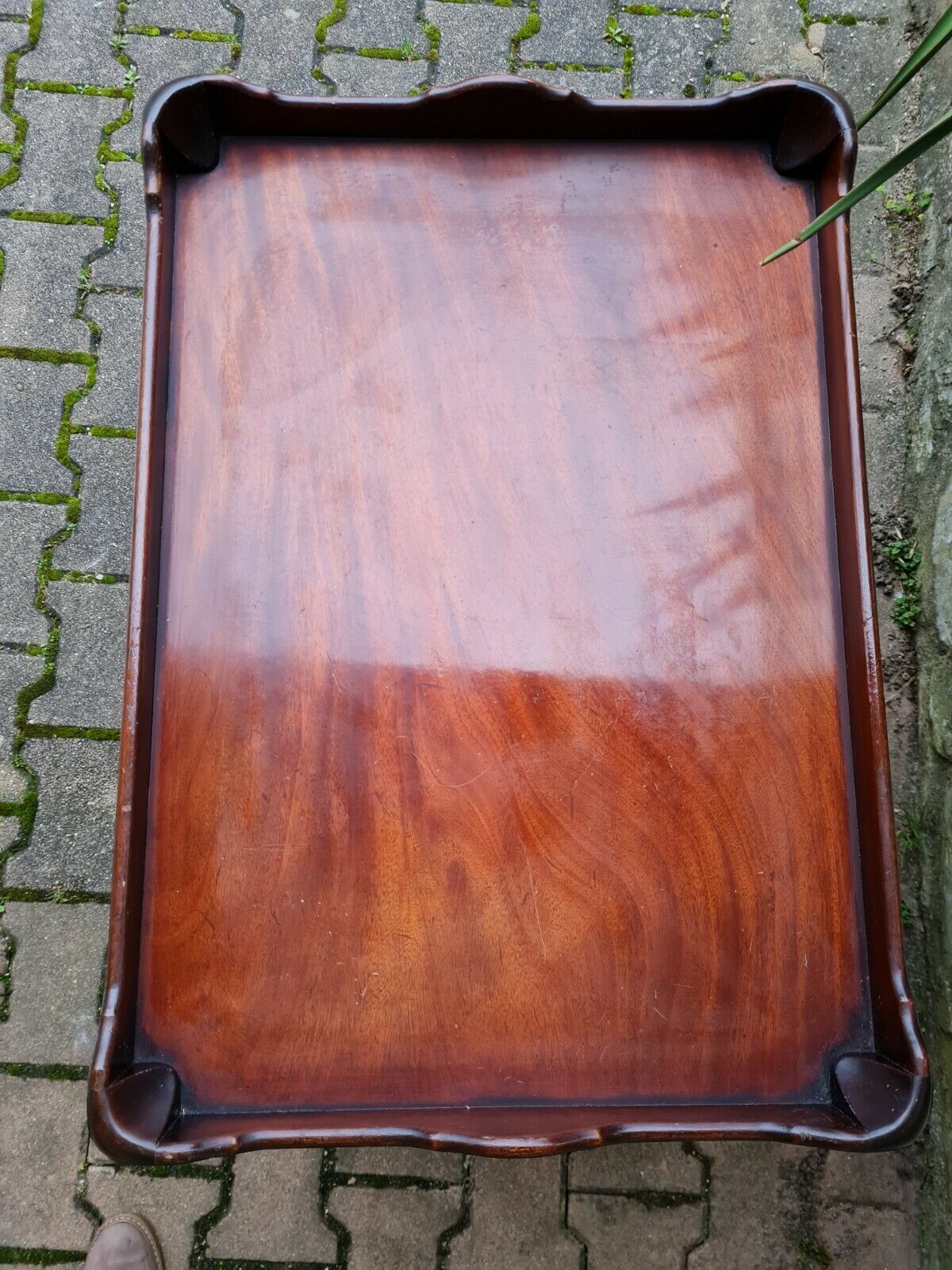 Serving on wooden wheels 30s