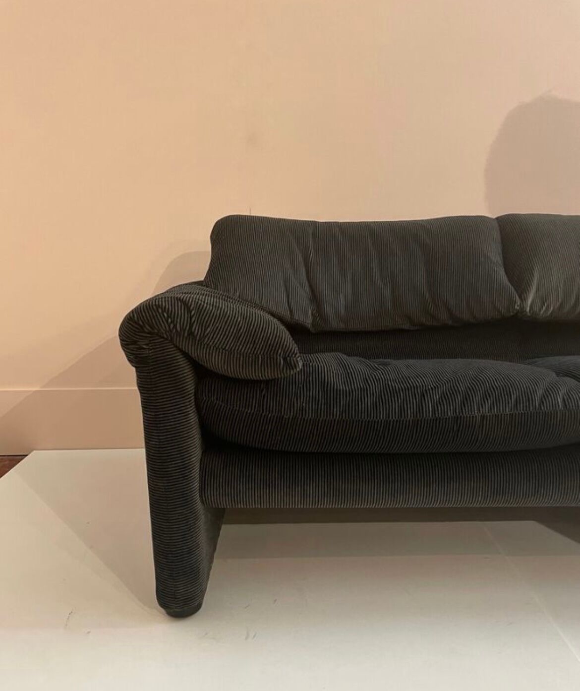 Maralunga sofa by  Vico Magistretti, Cassina