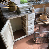 Kitchen service cabinet