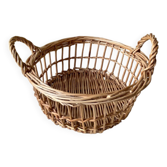 Wicker basket with handles