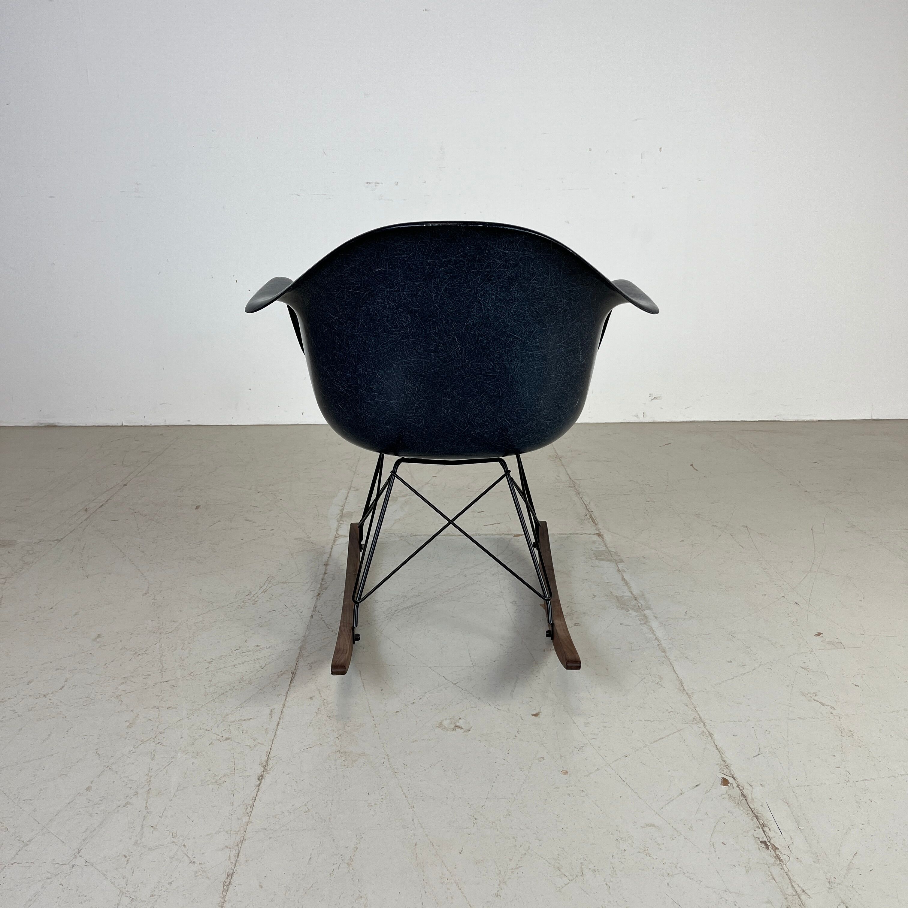 Eames Herman Miller 1950s RAR rocking chair in navy blue