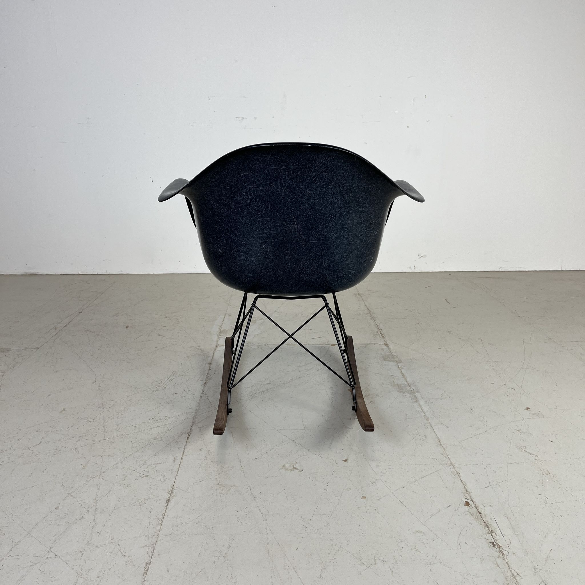 Eames Herman Miller 1950s RAR rocking chair in navy blue