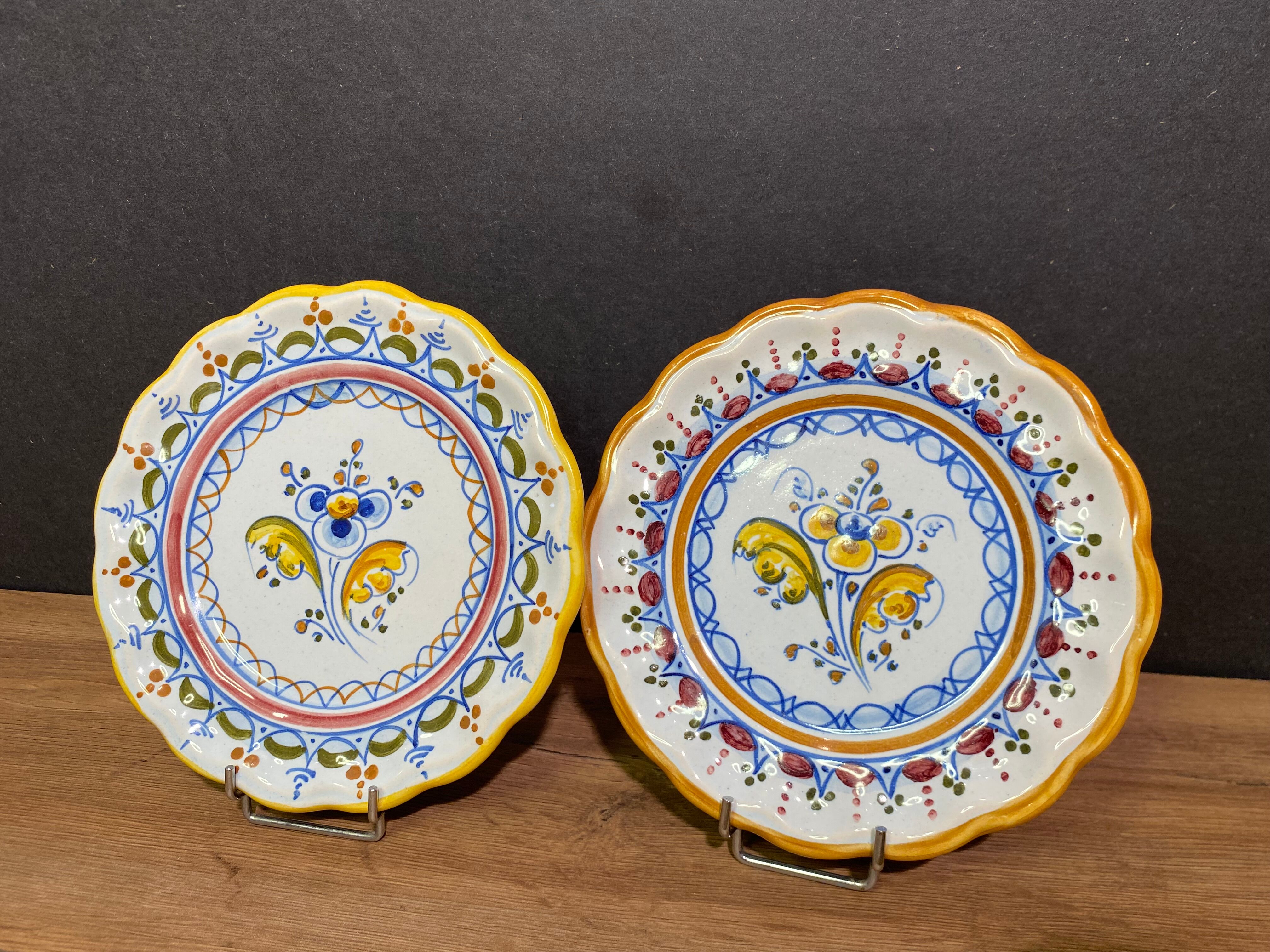 Pair of Talavera earthenware plates with floral decoration