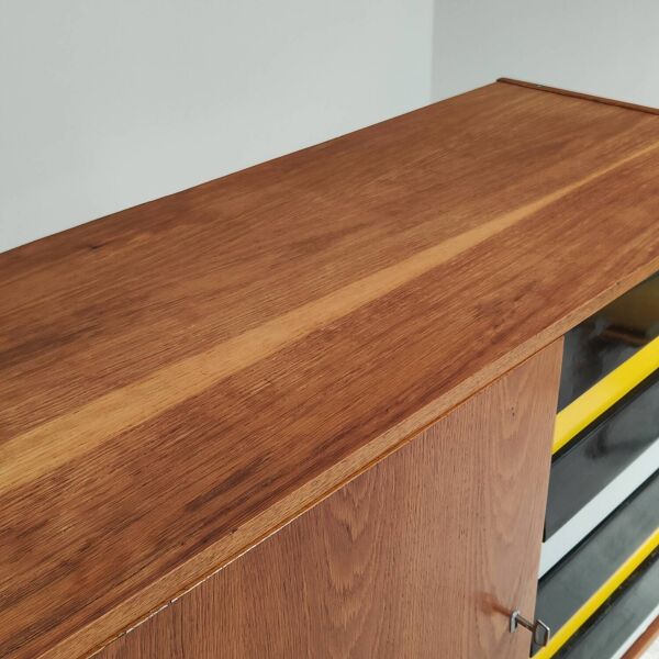 Buffet U458 jaune par Jiri Jiroutek pour Interier Praha 1960