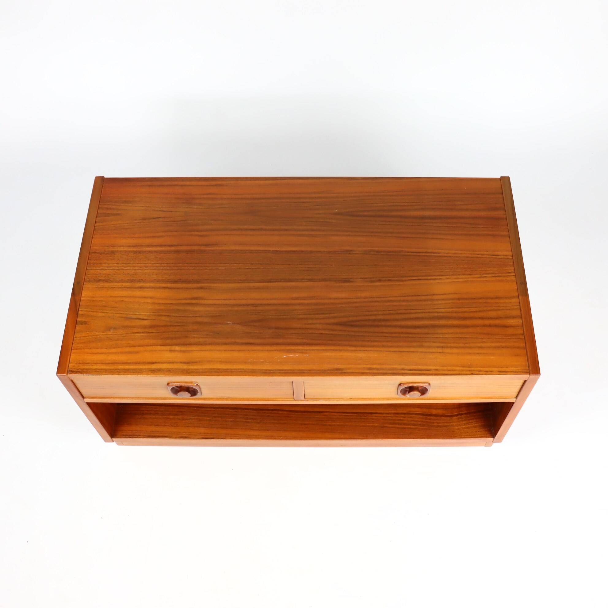 70s chest of drawers