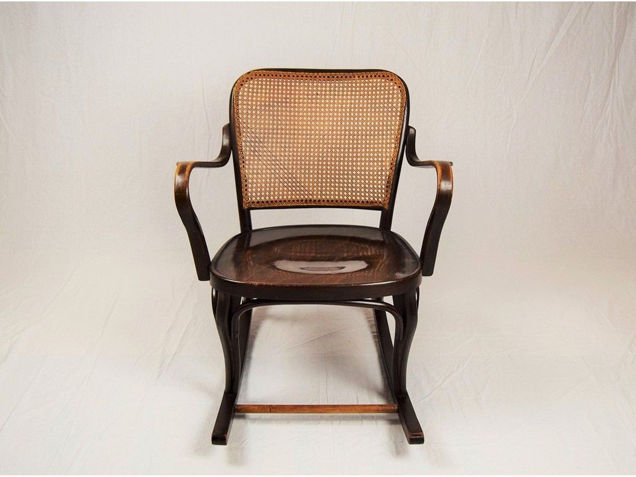Rocking chair A752 par Josef Frank pour Thonet 1930s