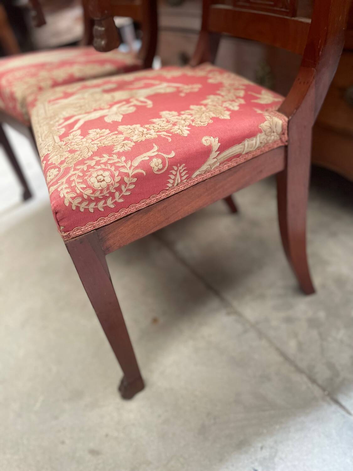 Lot de trois chaises anciennes en parfait état