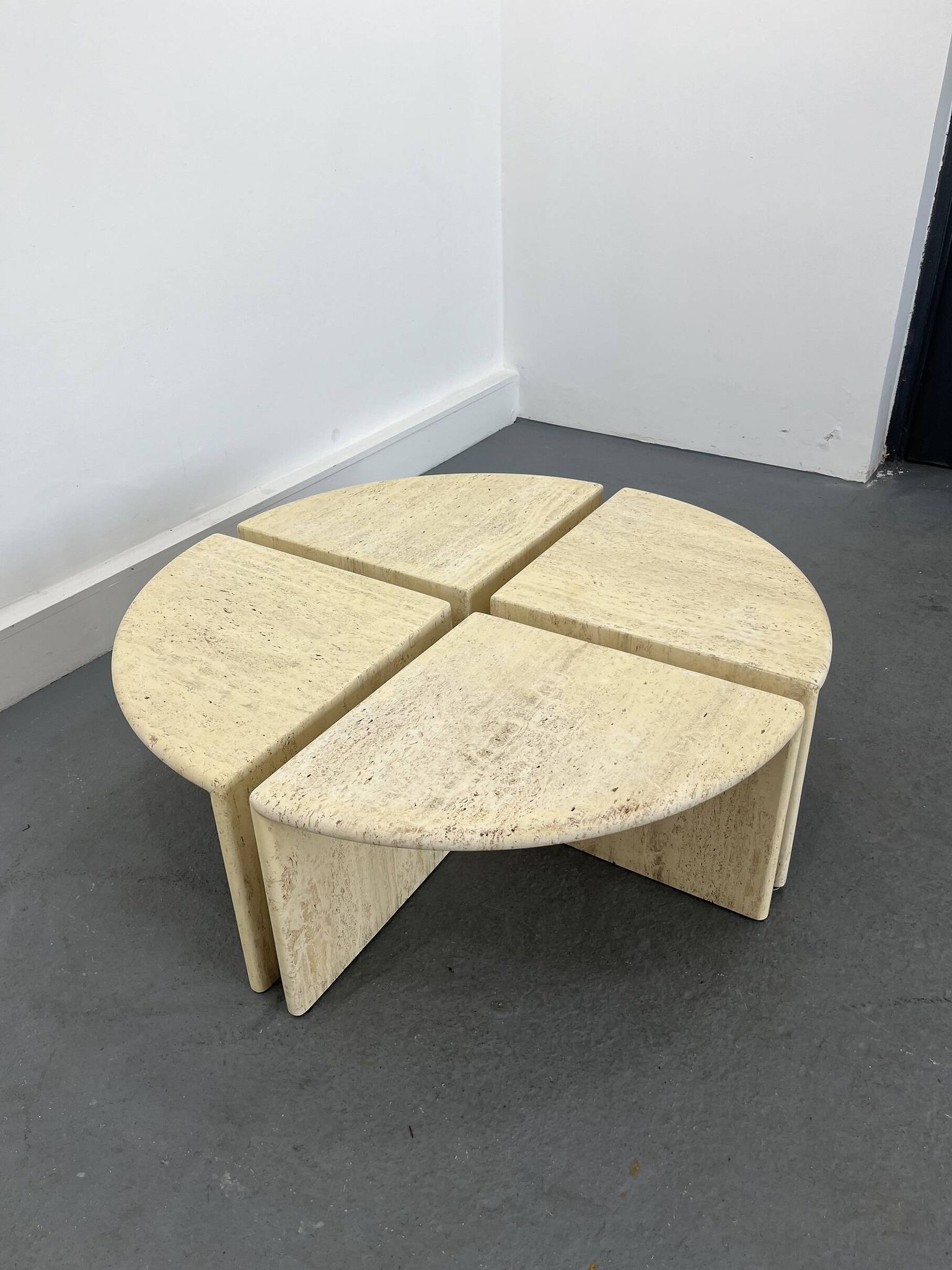 Tables Basses ou d'Appoint en Travertin, Italie, 1970s, Set de 4