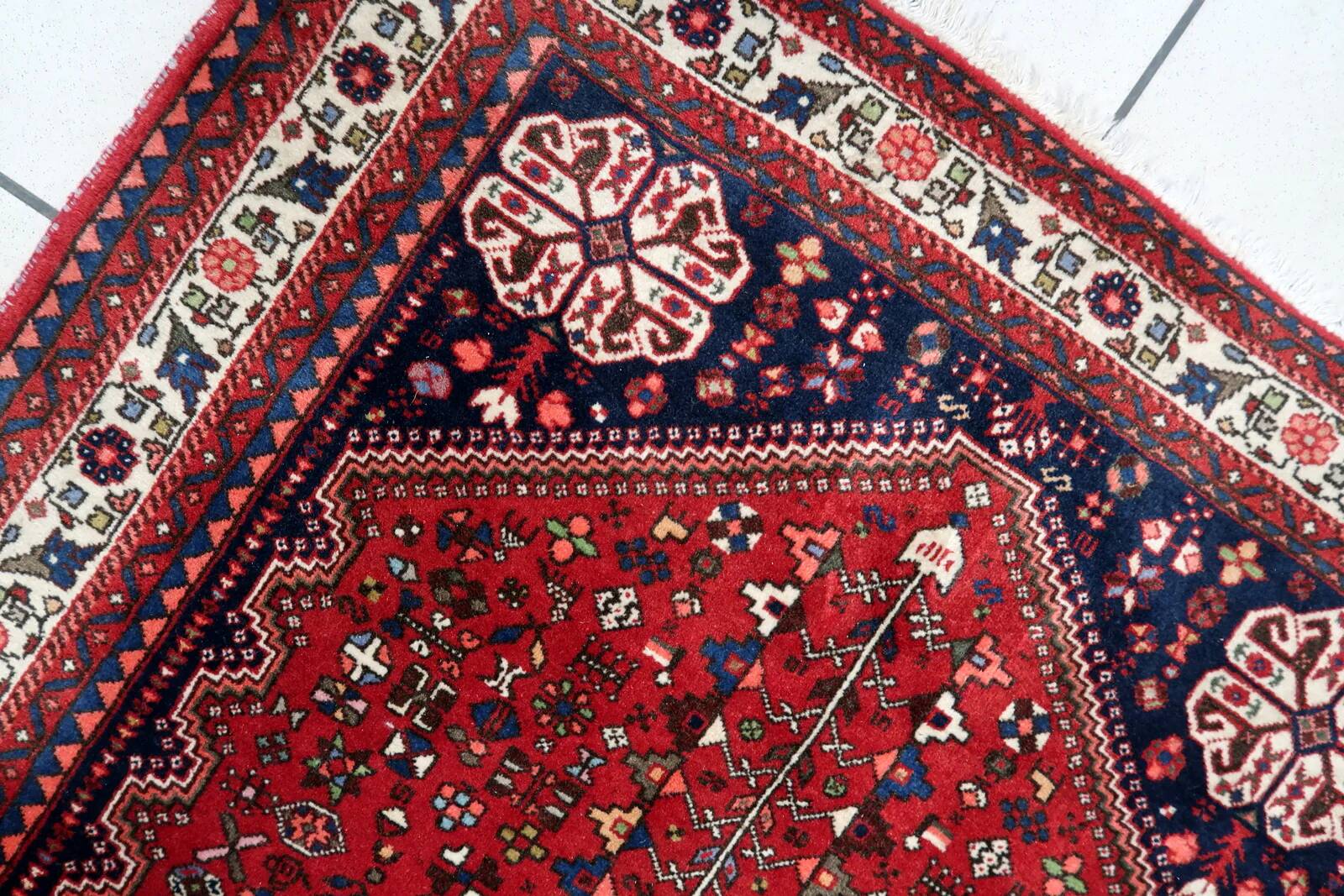 Handmade vintage Persian Malayer rug 106cm x 151cm, 1970s