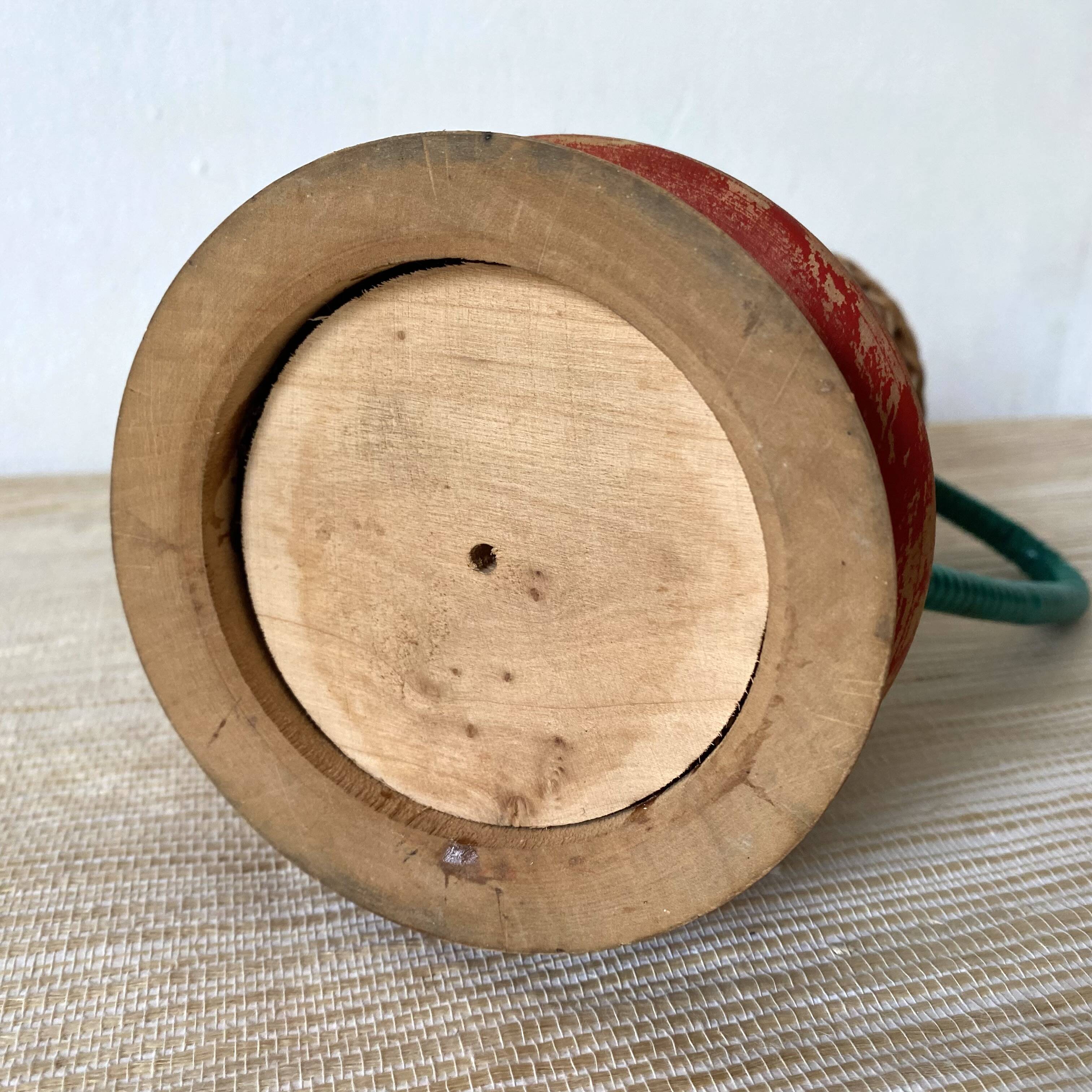Carafe vintage en osier et scoubidou