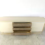 Buffet vintage en laiton et laque, 1970