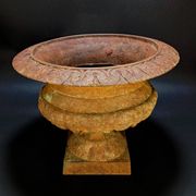 Old Cast Iron Planter – Medici Basin on Stand – 27 cm – 5.5 kg