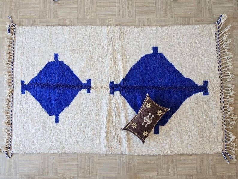 Handmade wool rug, size 100 x 200 cm