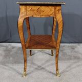 Petite table de salon en bois précieux, style louis xv – 1re partie xixe