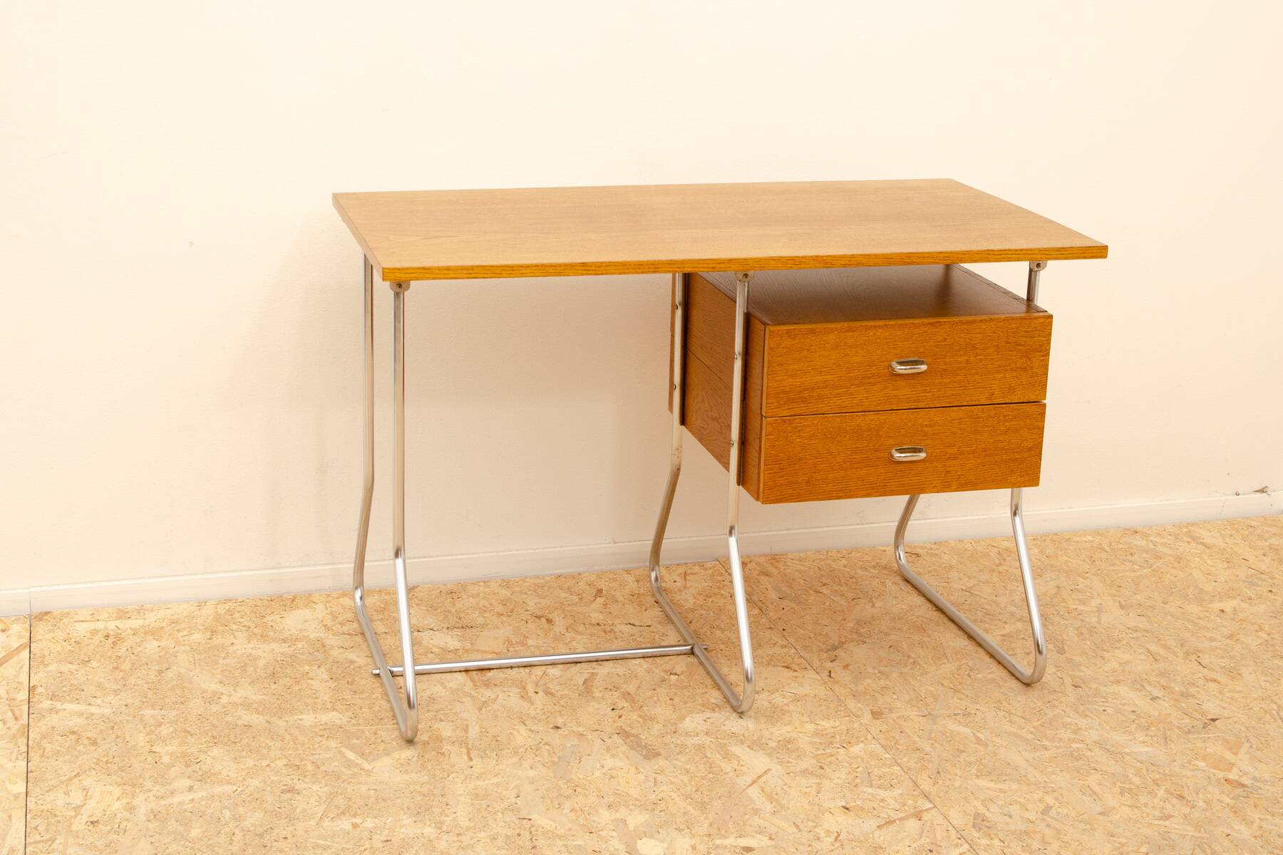 Bureau moderniste tchécoslovaque en chrome et bois, années 1950, Europe