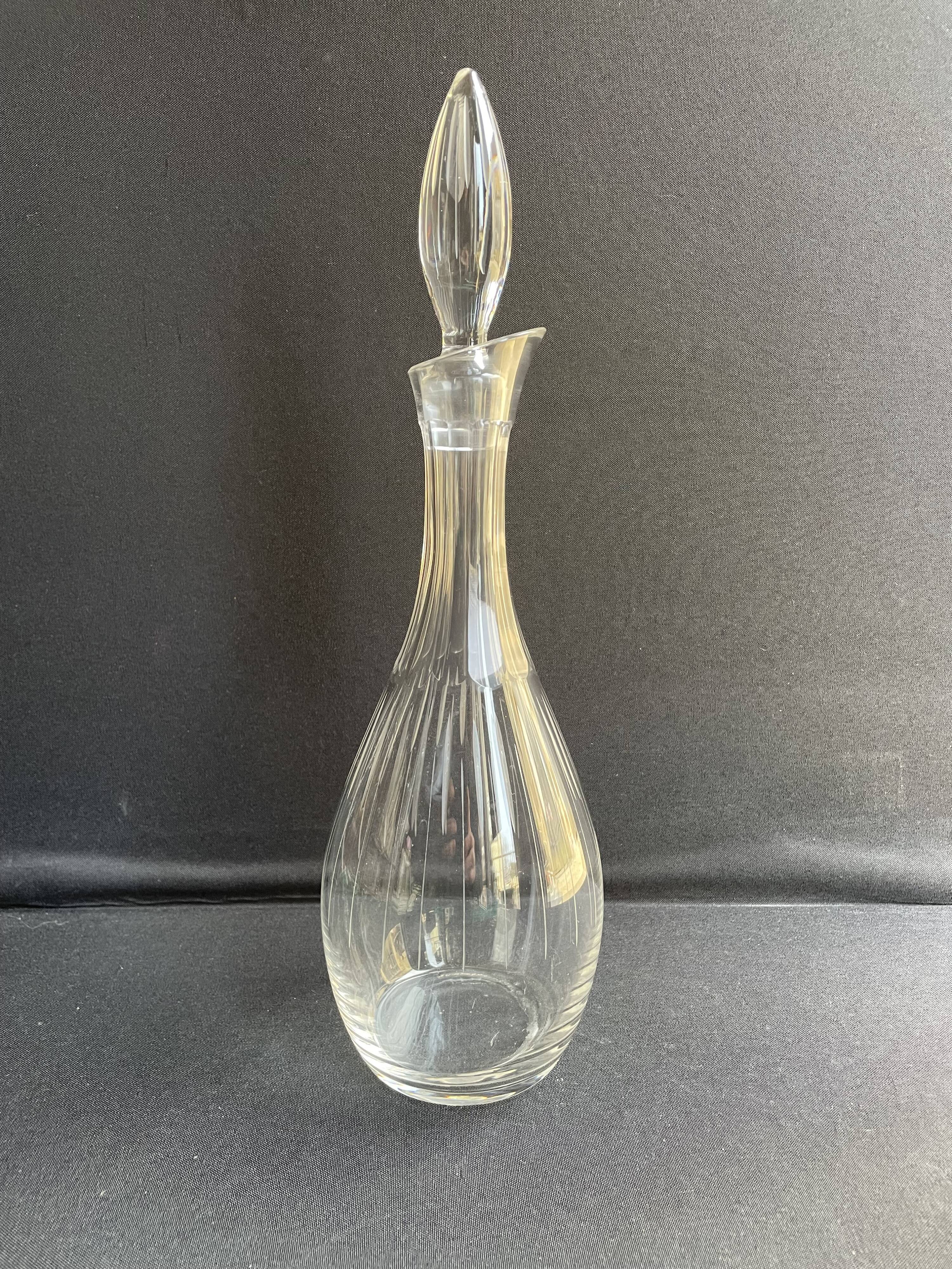 Carafe en cristal soufflé et taillé