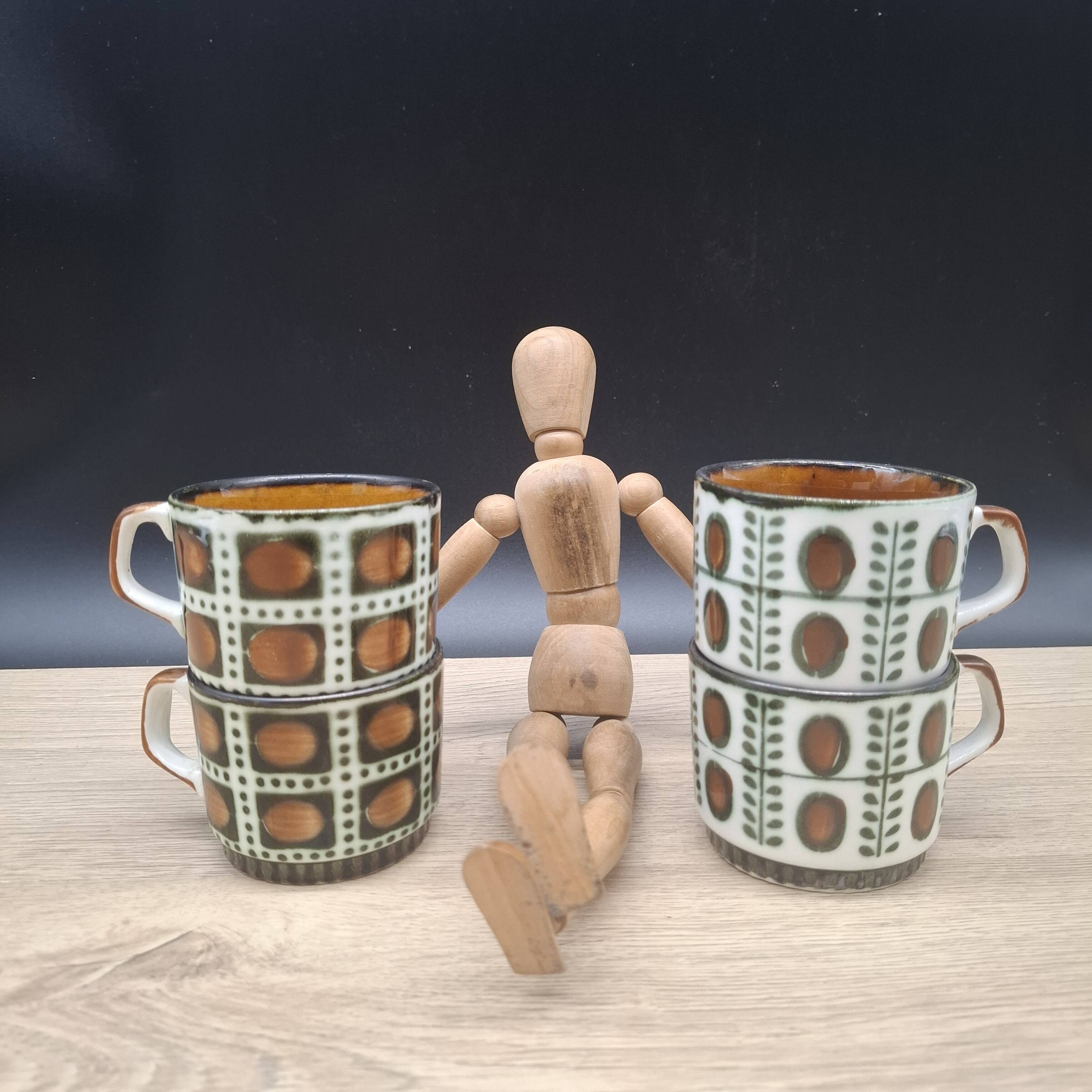 Set of 4 Boch 1966 Bernadette and Noix cups