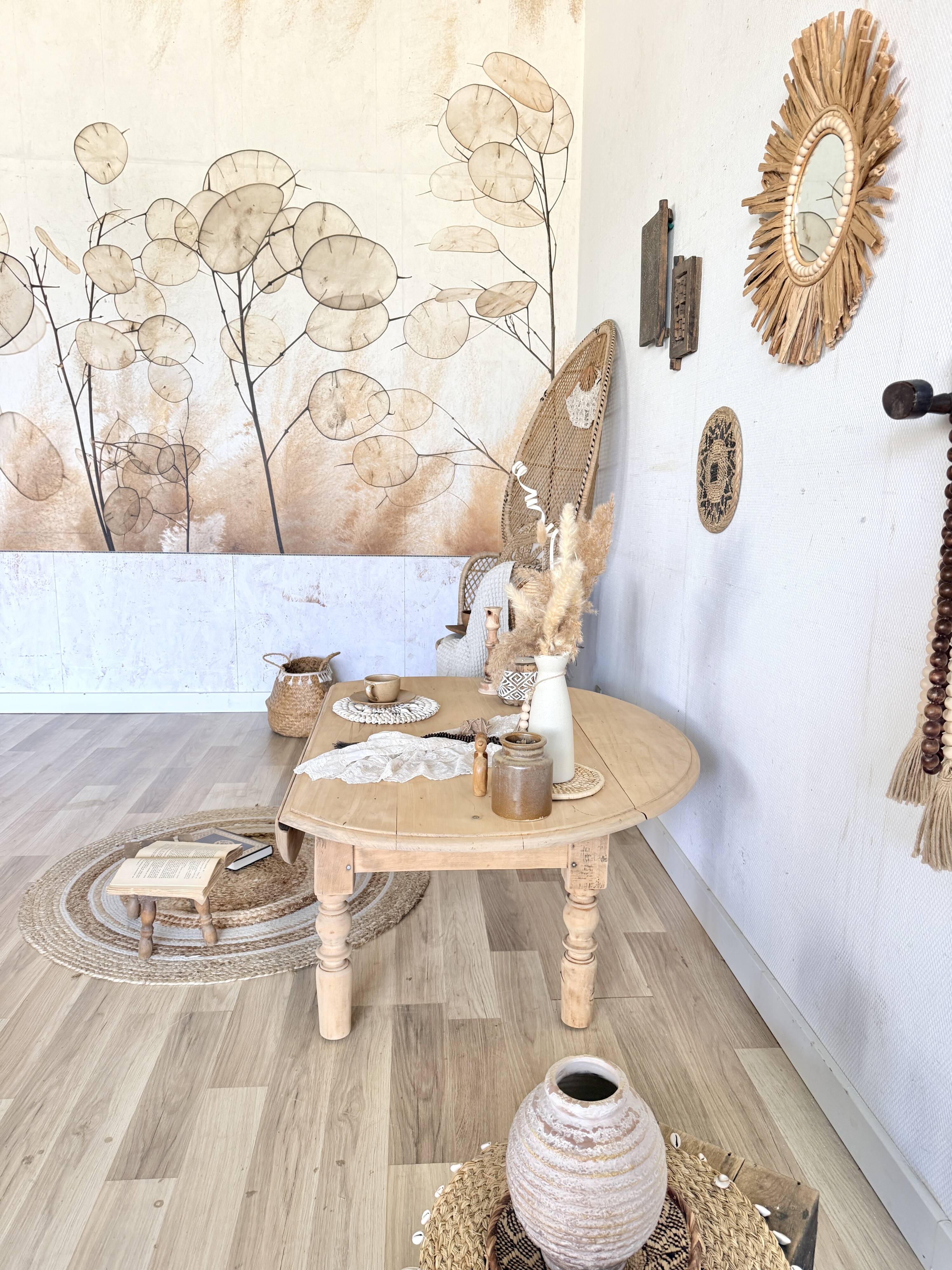 Folding coffee table