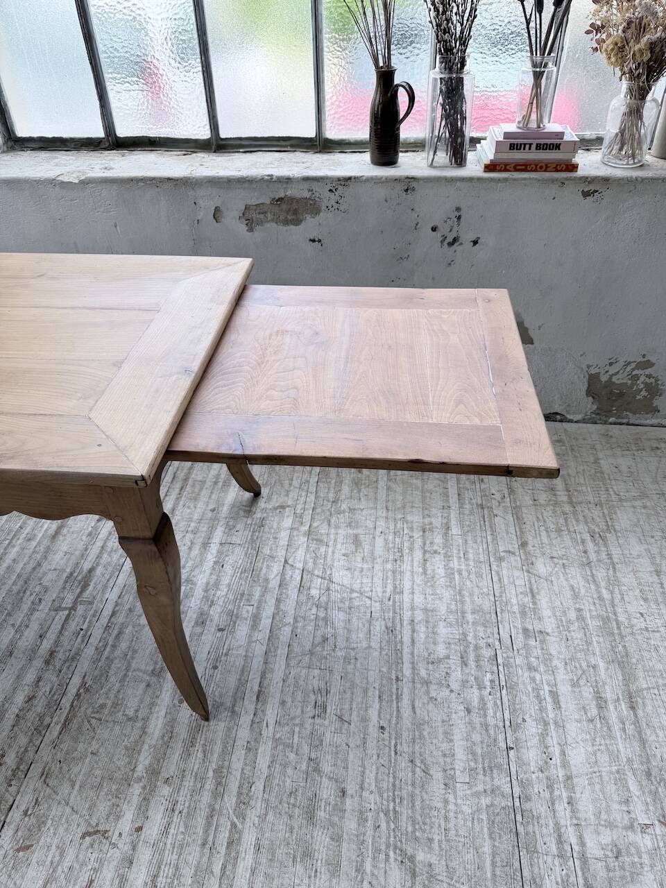 Farm table cherry wood with curved legs, 19th century.