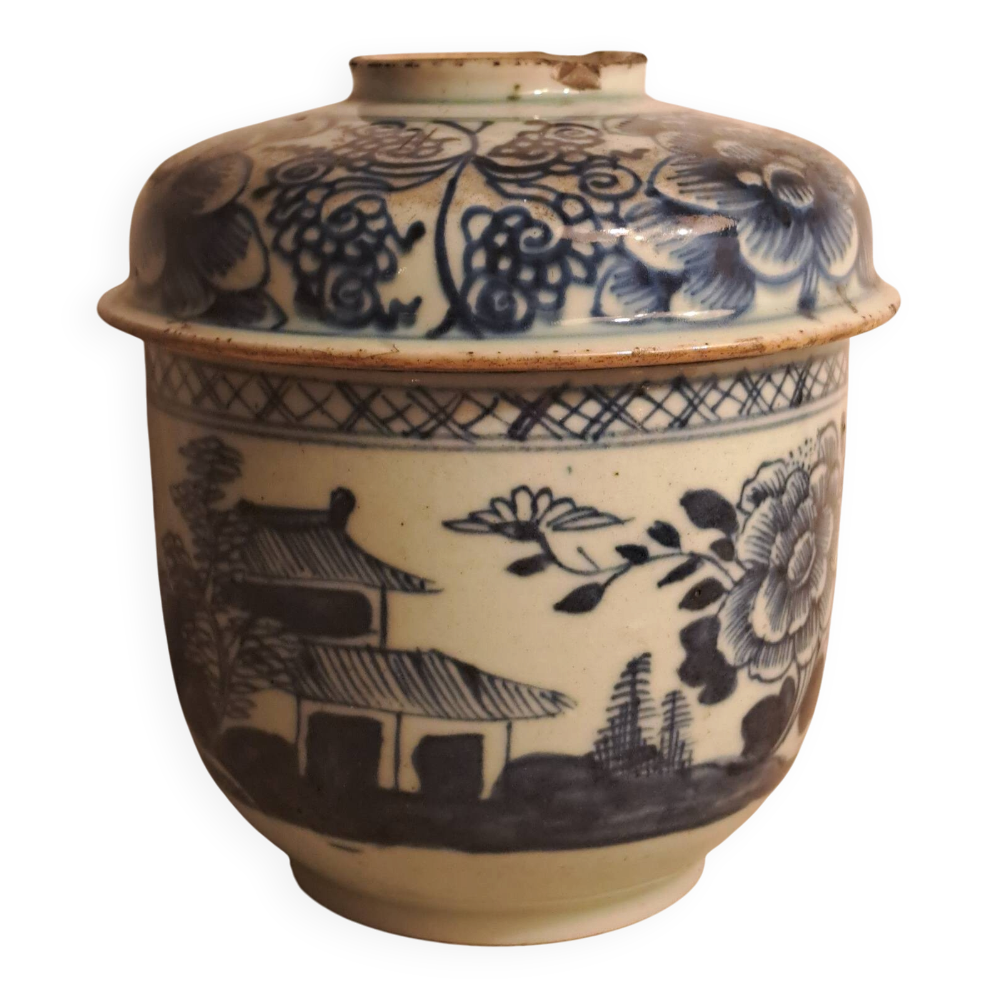 18th-century Chinese pot Qianlong in porcelain