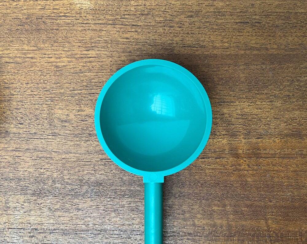 Postmodern Italian salad cutlery from the Euclid series by Michael Graves for Alessi, 1980s, set of 2.