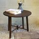 Table basse ancienne et artisanale en bois brut