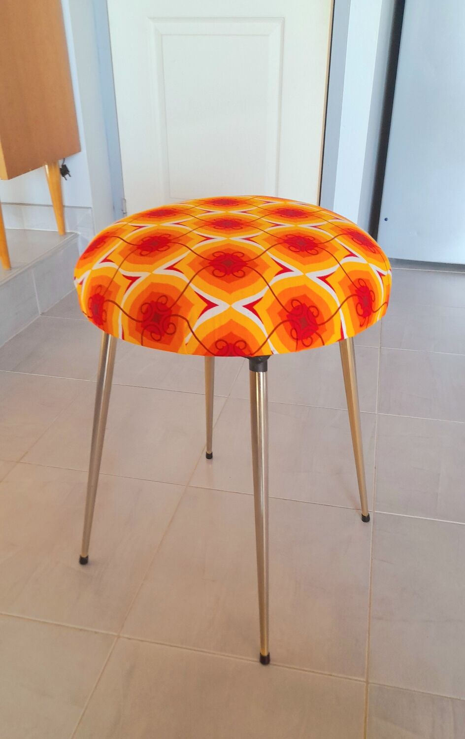Pop stool 70s