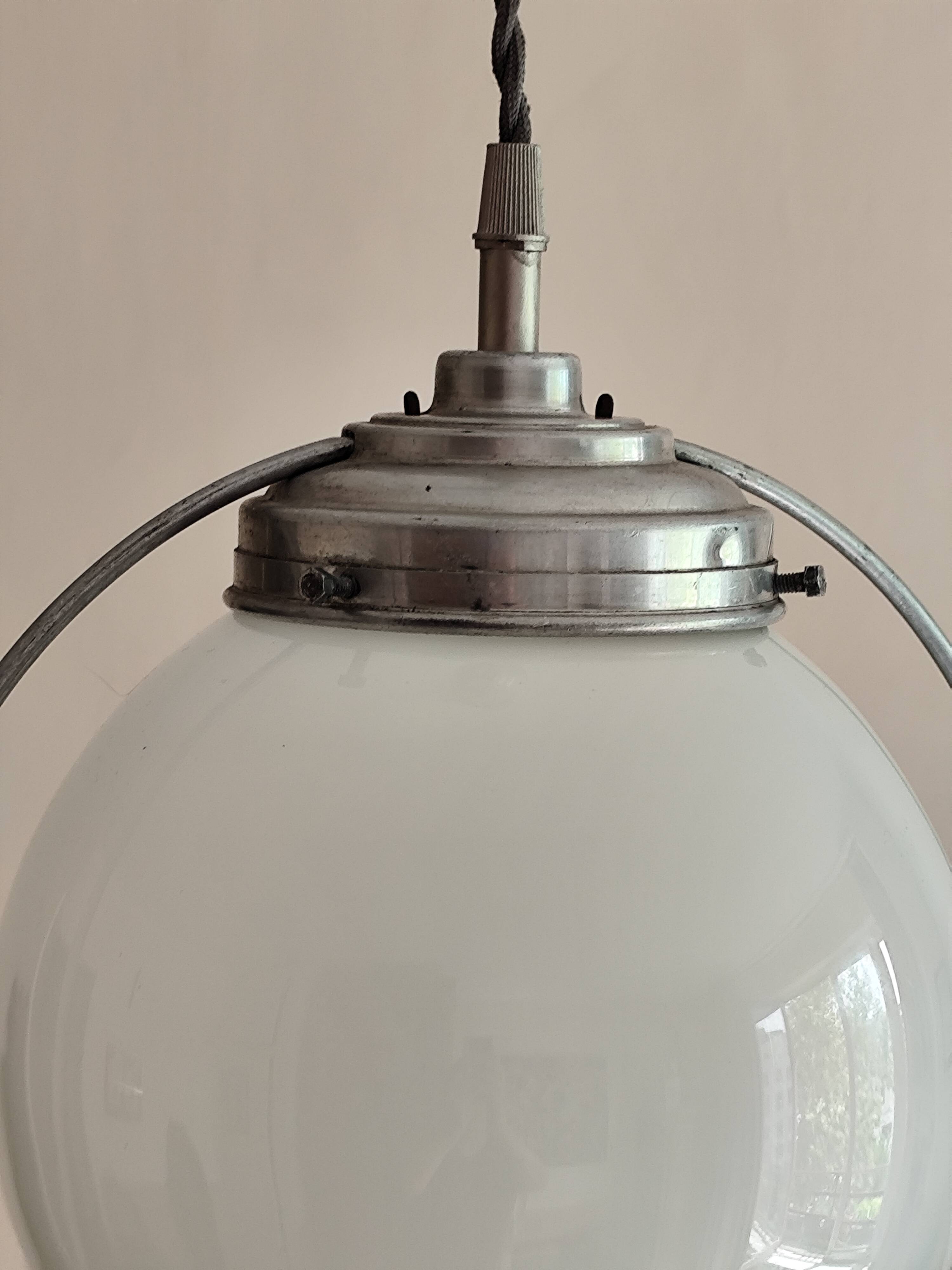 Suspension drop globe opaline white and metal structure
