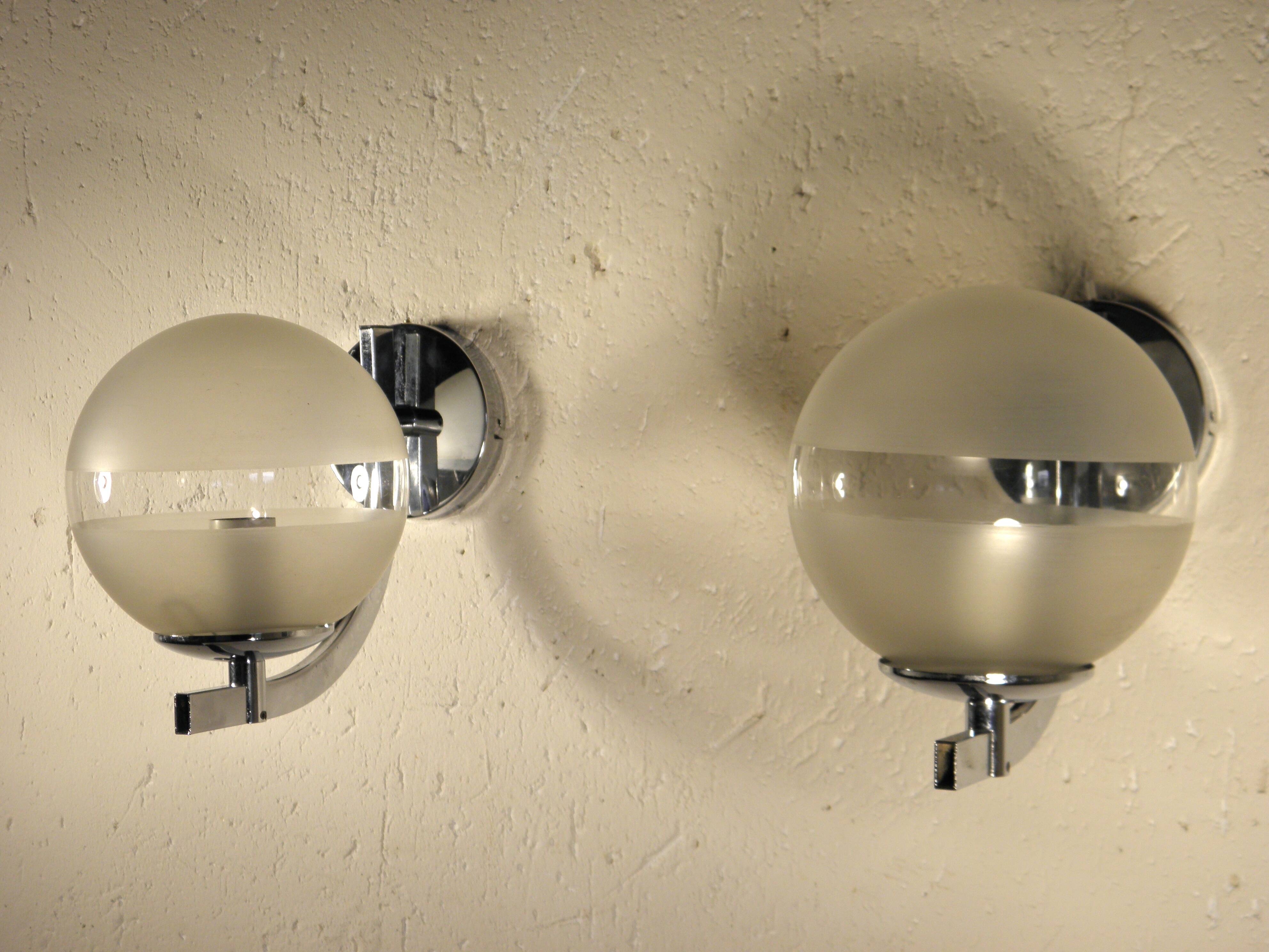 Paire d'appliques verre et chrome 1970