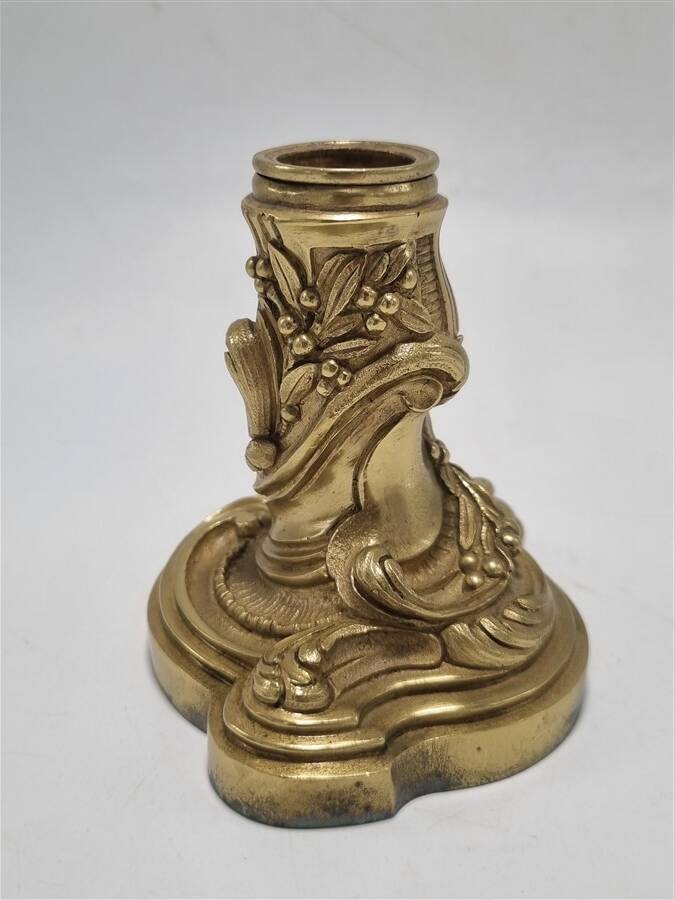 Bronze candle holder