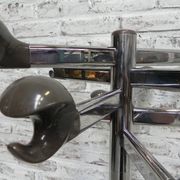 Porte-manteau debout de chrome de chrome de cru
