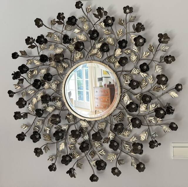 Asian flower mirror in silver metal – 88 cm – excellent condition