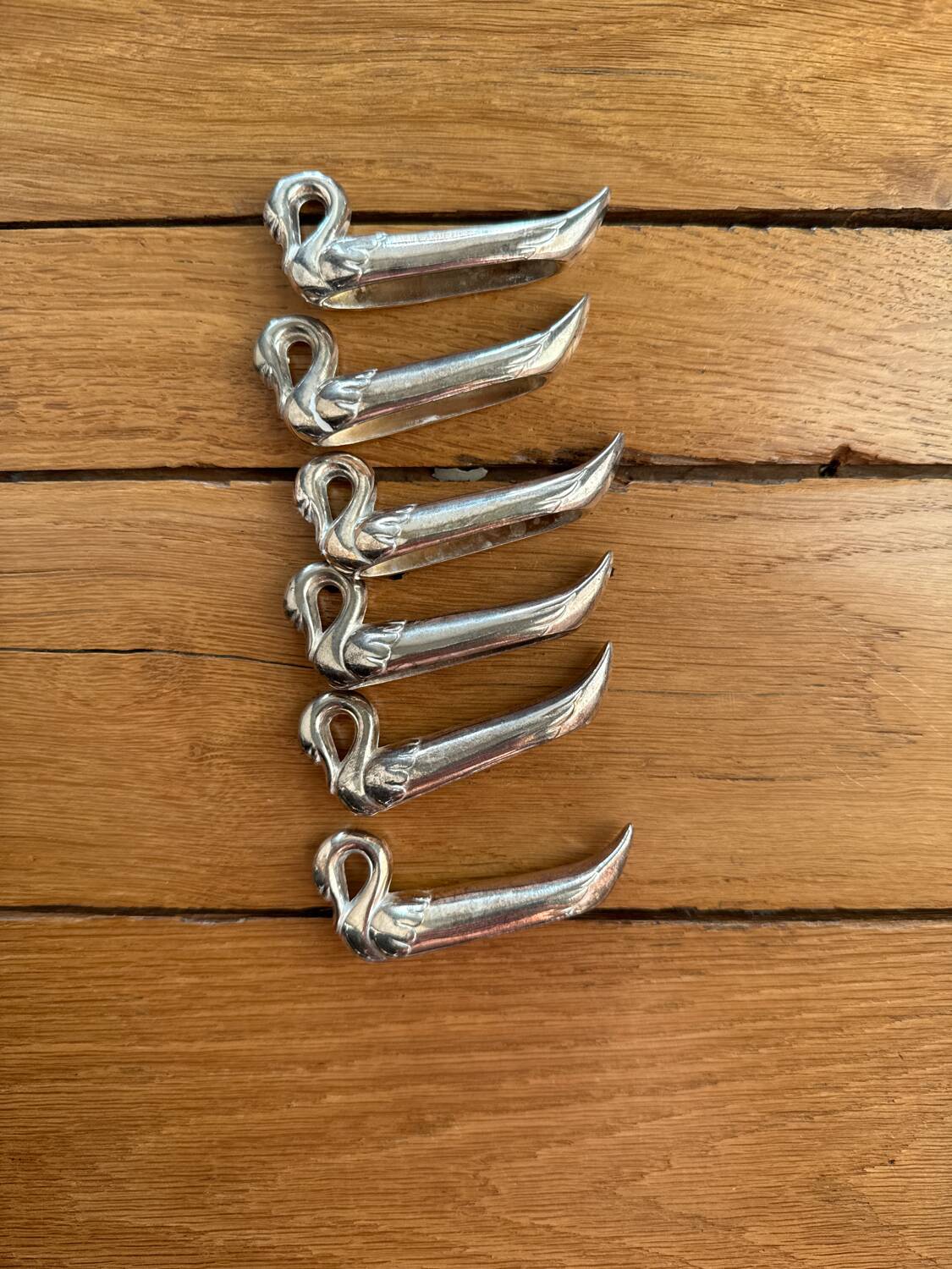 Silver metal swan knife holder