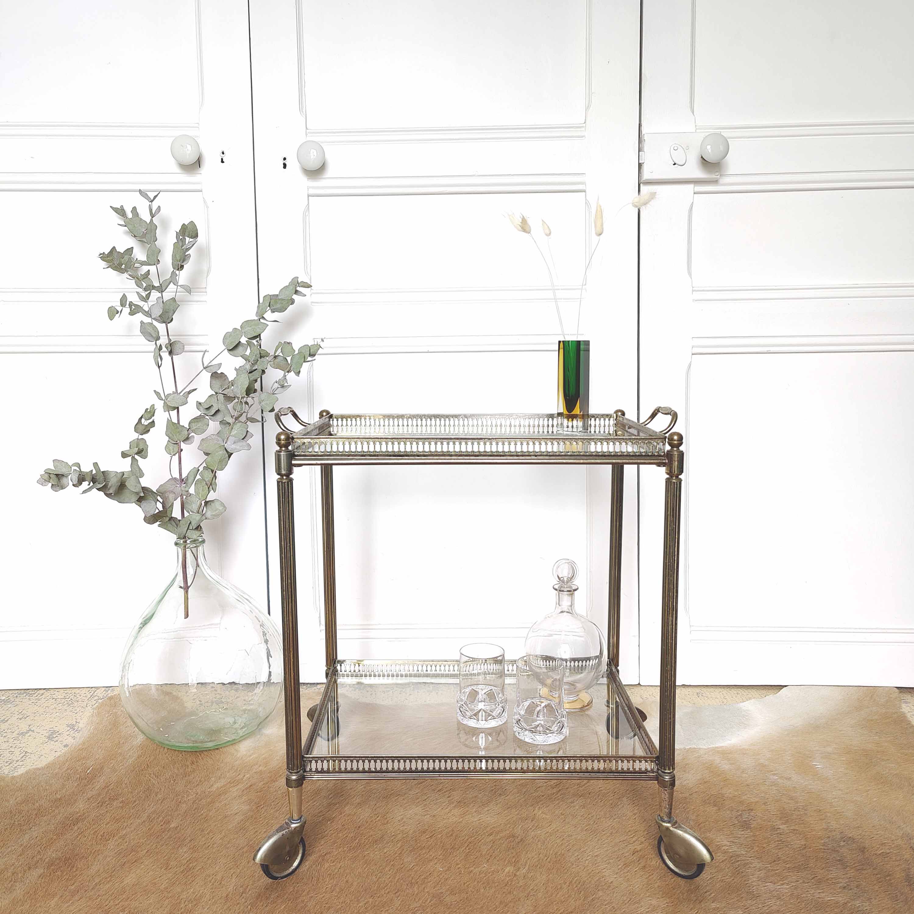Dessert golden brass bar and glass