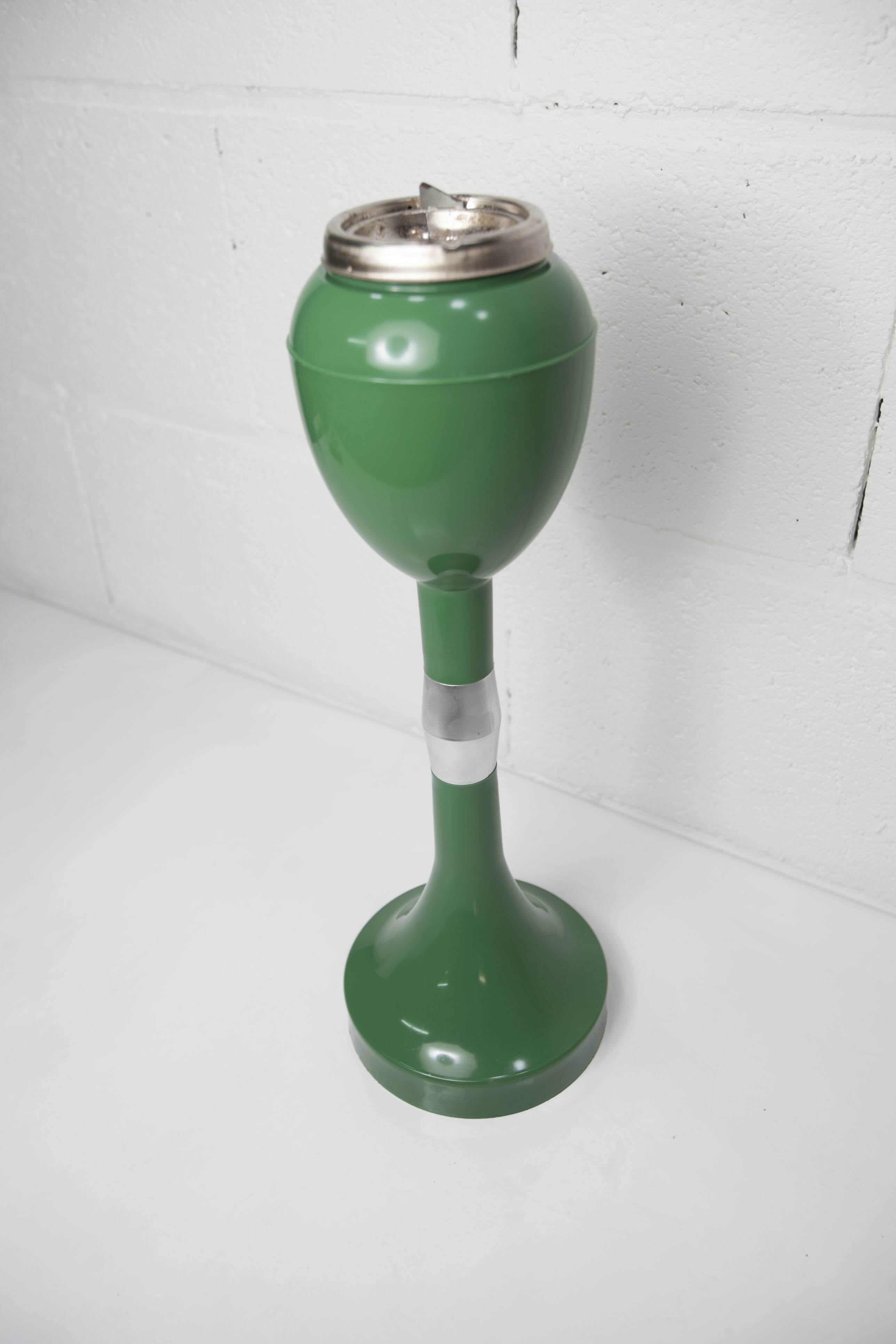 Space age ashtray 1970 italian design green