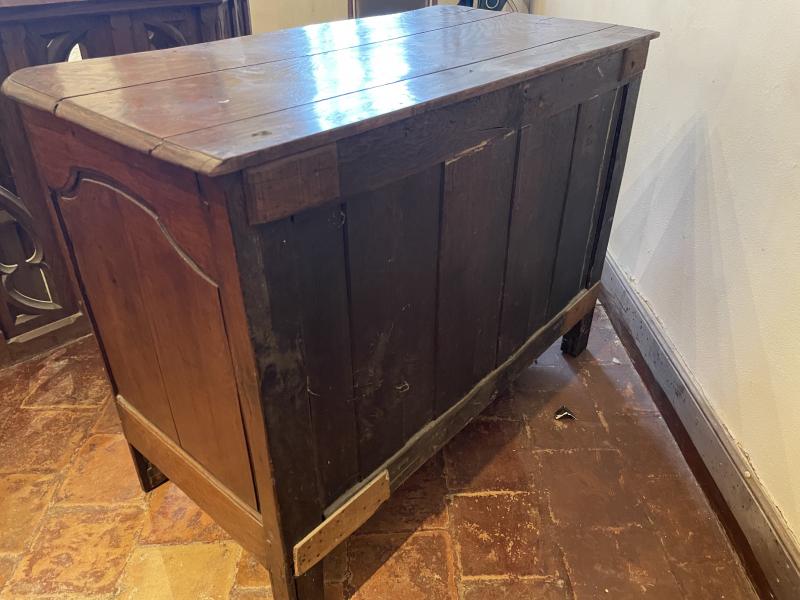 Elegant Parisian chest of drawers XVIII