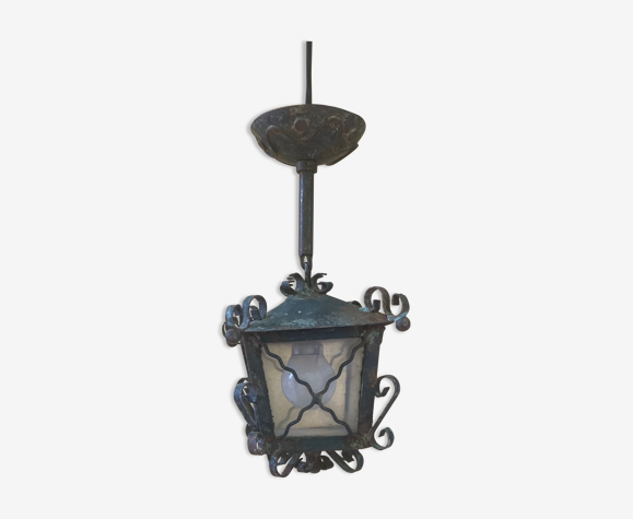 Outdoor lantern