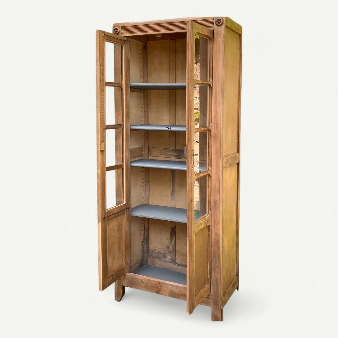 Armoire parisienne vitrée en bois brut, 1940