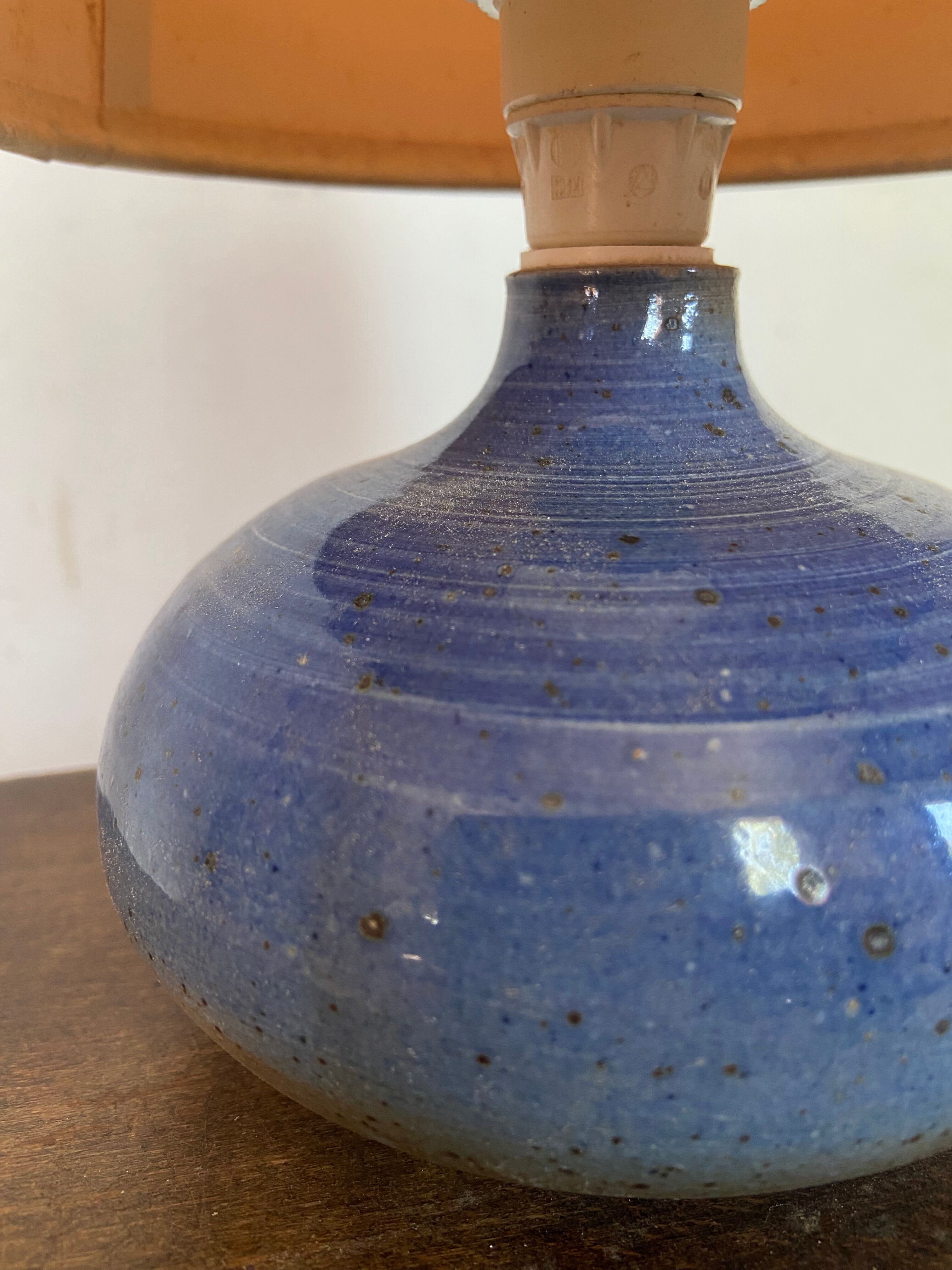 Table lamp in blue stoneware and vintage herbarium lampshade