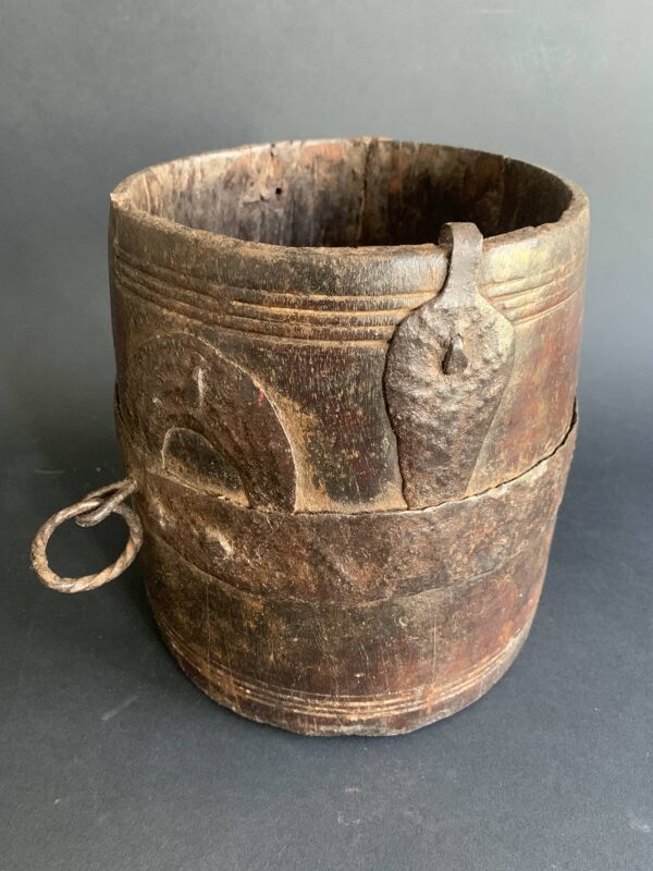 Pot de mesure en bois et fer, Art populaire XIXème